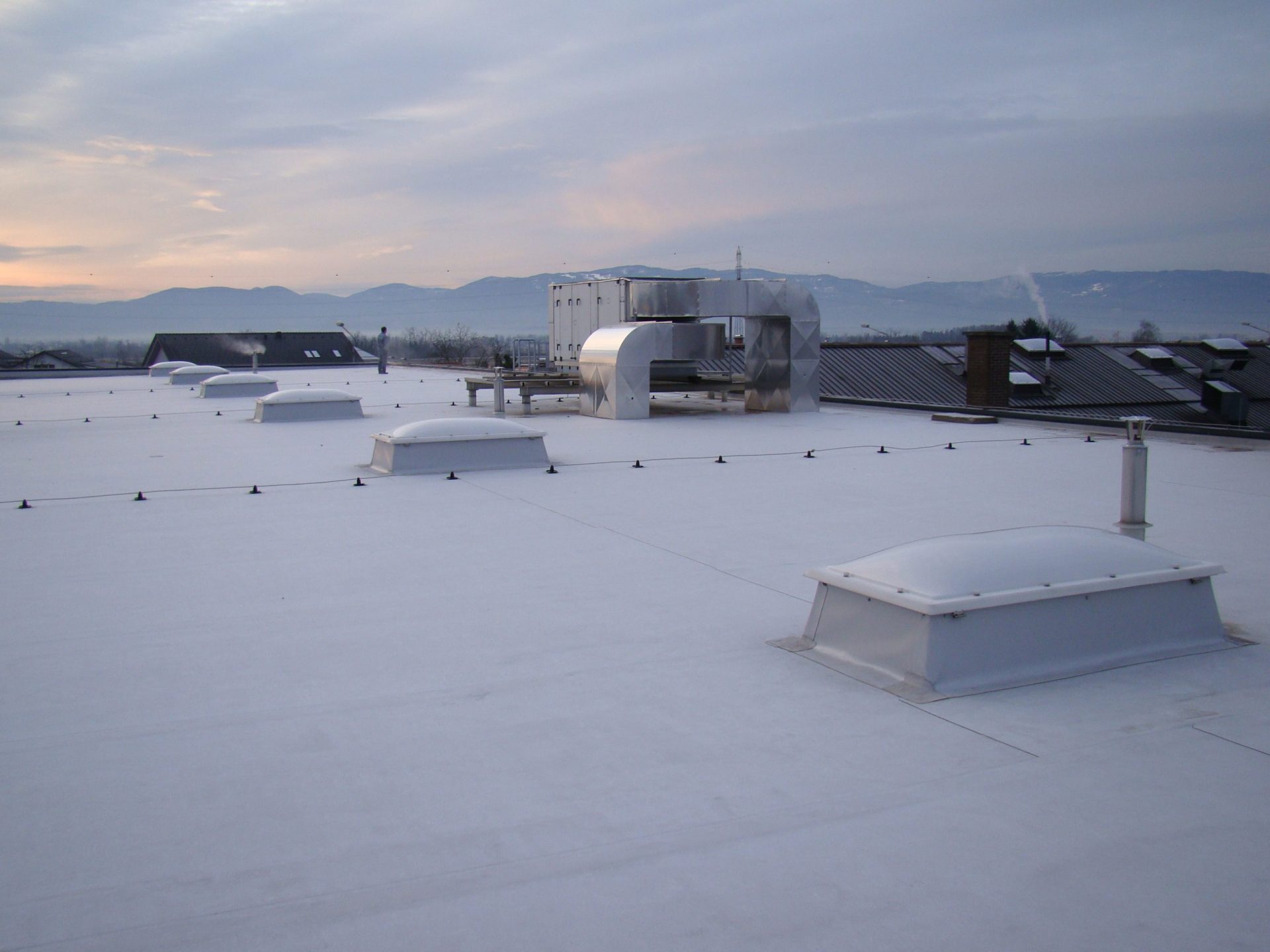 Svetlobne kupole in trakovi