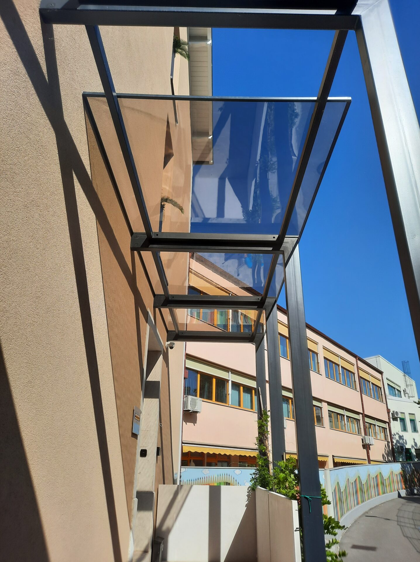 nadstrešnica polikarbonatno steklo - bronze